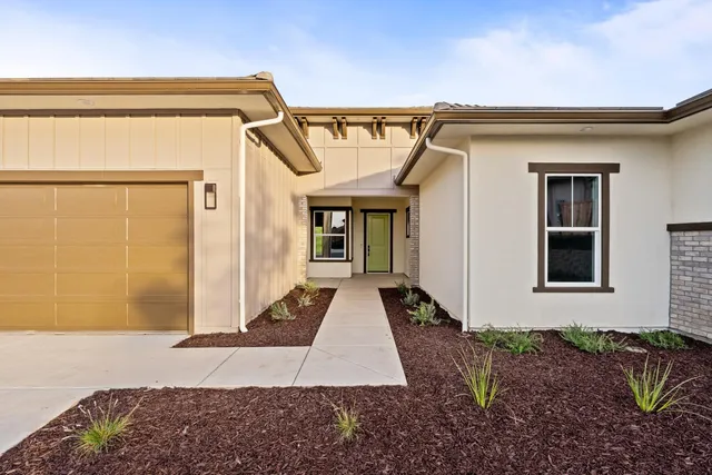$889,999 | 4511 Iron Creek Court, Friant, CA 93626