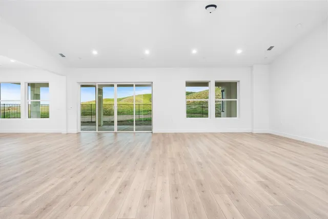 $889,999 | 4511 Iron Creek Court, Friant, CA 93626