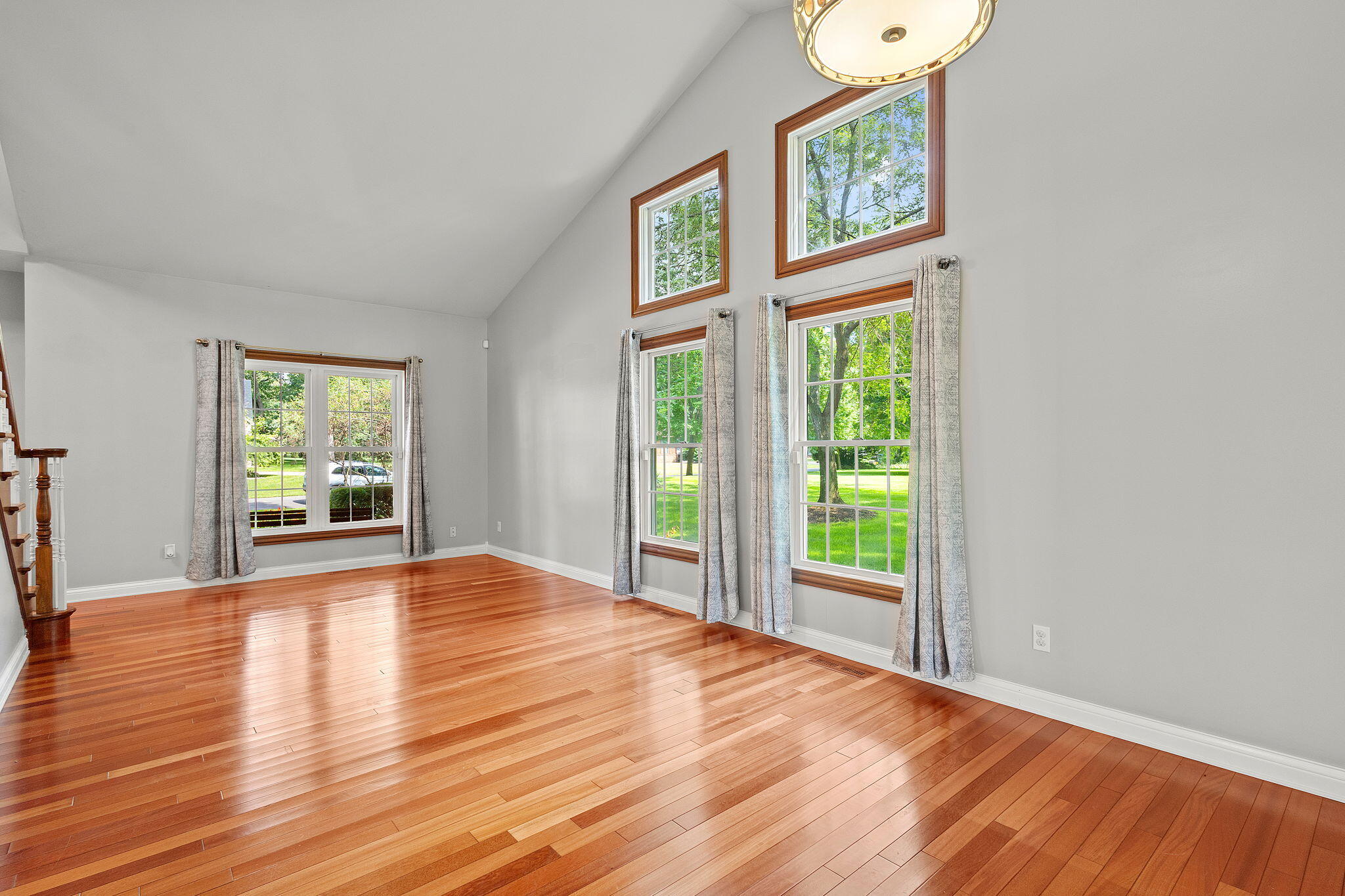 10752 Dogleg Drive Demotte, IN 46310 - Photo 9 of 31 2048x1365