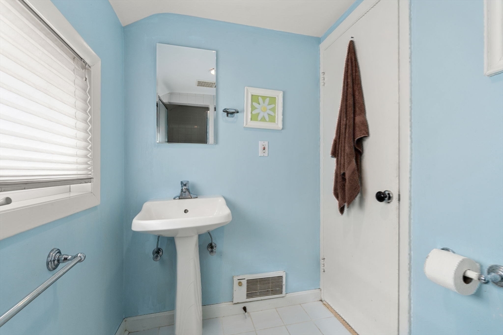 44 Philbrick Road Newton, MA 02459 - Photo 22 of 28