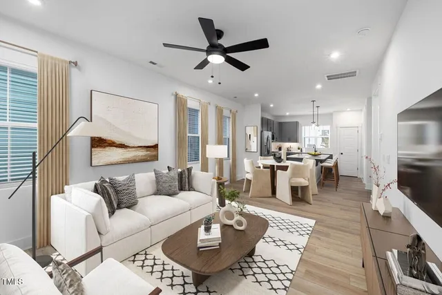 $3,126 | 554 East Hargett Street, Unit HUDSEN, Raleigh, NC 27601