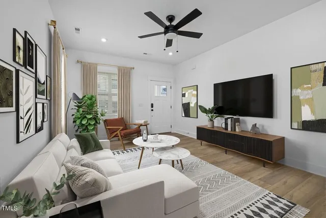 $3,126 | 554 East Hargett Street, Unit HUDSEN, Raleigh, NC 27601