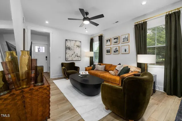 $3,126 | 554 East Hargett Street, Unit HUDSEN, Raleigh, NC 27601