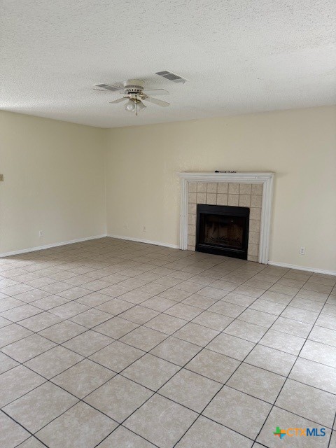2011 Hinkle Avenue Killeen, TX 76549 - Photo 4 of 6 an empty room with windows and fireplace