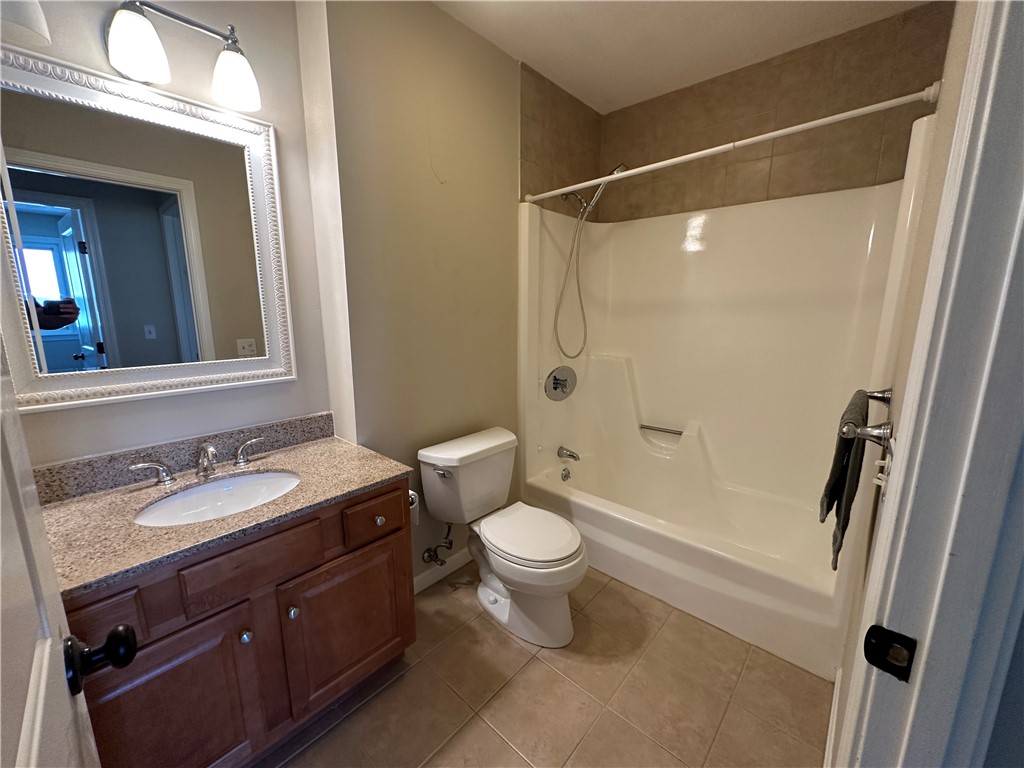 400 New River Road, Unit 111 Lincoln, RI 02838 - Photo 8 of 12