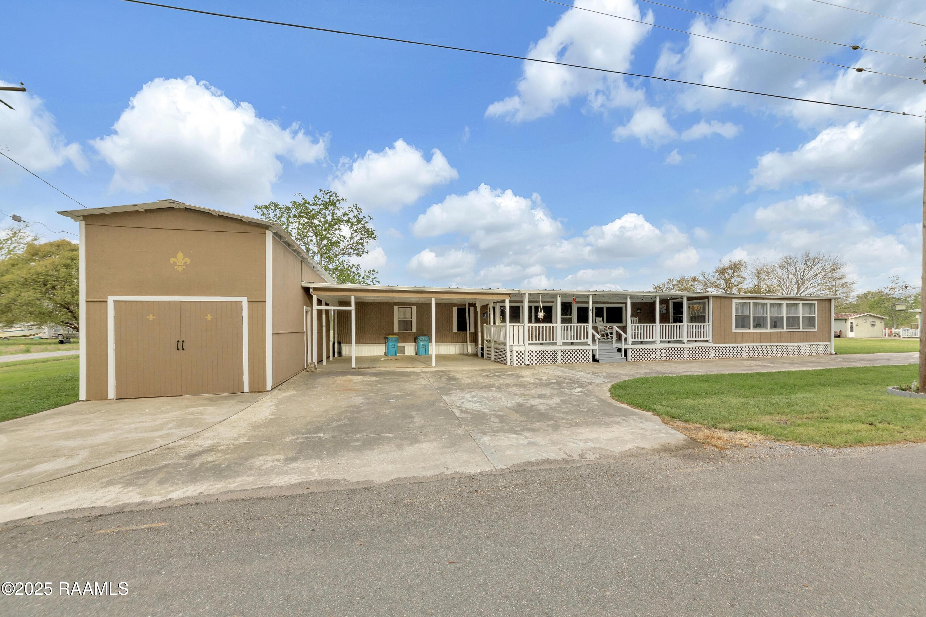 1107 Mitchell Boyer Road Breaux Bridge, LA 70517 - Photo 3 of 47 1107MitchellBoyer-5