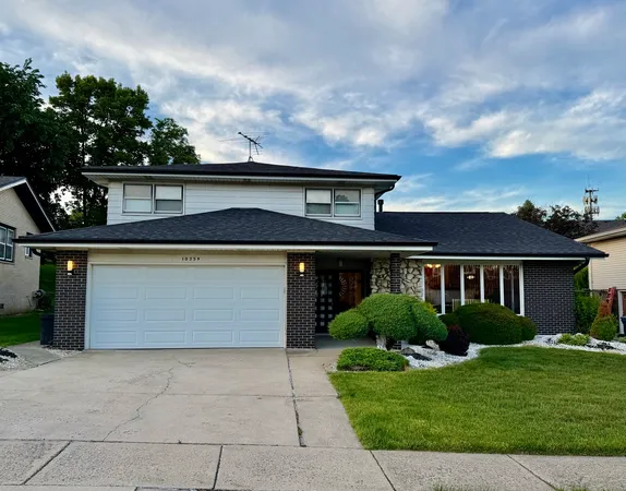 $439,900 | 10359 Winter Park Drive, Palos Hills, IL 60465