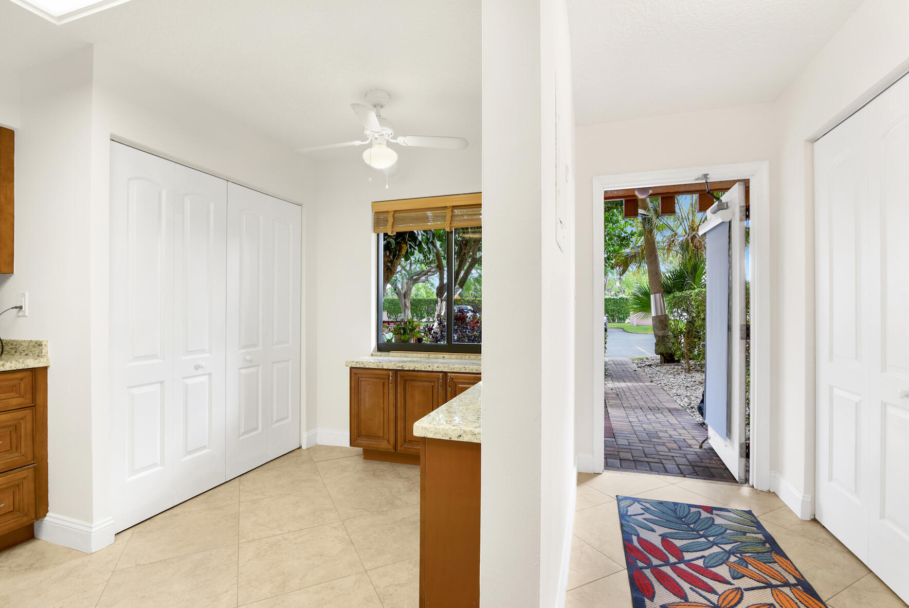 357 North Rock Island Road, Unit 105 Margate, FL 33063 - Photo 12 of 38 BocaRatonStudio 21