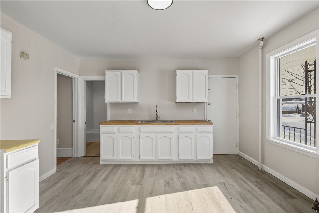 34 Heroux Avenue Woonsocket, RI 02895 - Photo 7 of 40