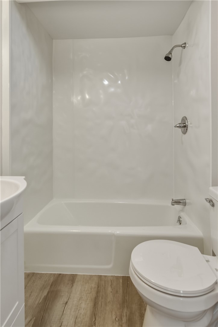 34 Heroux Avenue Woonsocket, RI 02895 - Photo 10 of 40