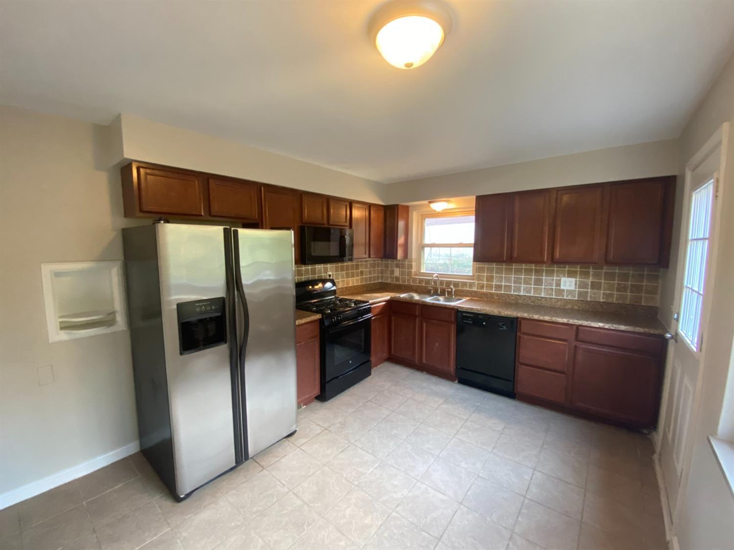 1157 Anderson Ferry Road Cincinnati, OH 45238 - Photo 5 of 21