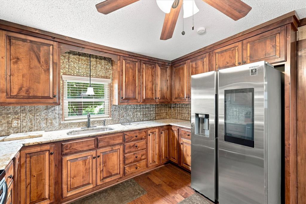 4634 Rendon Road Fort Worth, TX 76140 - Photo 11 of 28 Gallery Image 11