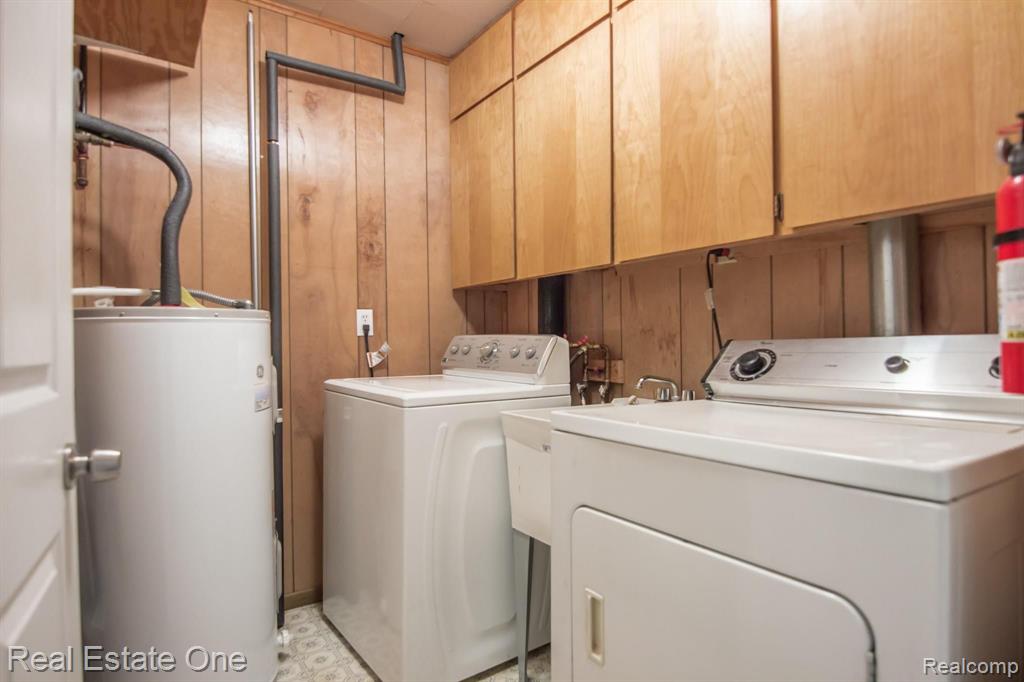3149 Pontiac Lake Road Waterford, MI 48328 - Photo 23 of 35