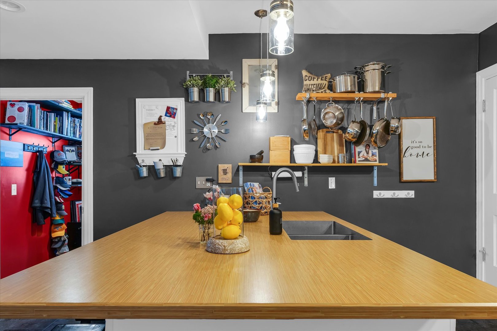 320 East Locust Street Watseka, IL 60970 - Photo 40 of 95 a dining room with furniture and wooden floor