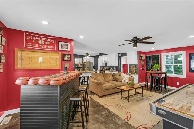 $274,900 | 320 East Locust Street, Watseka, IL 60970