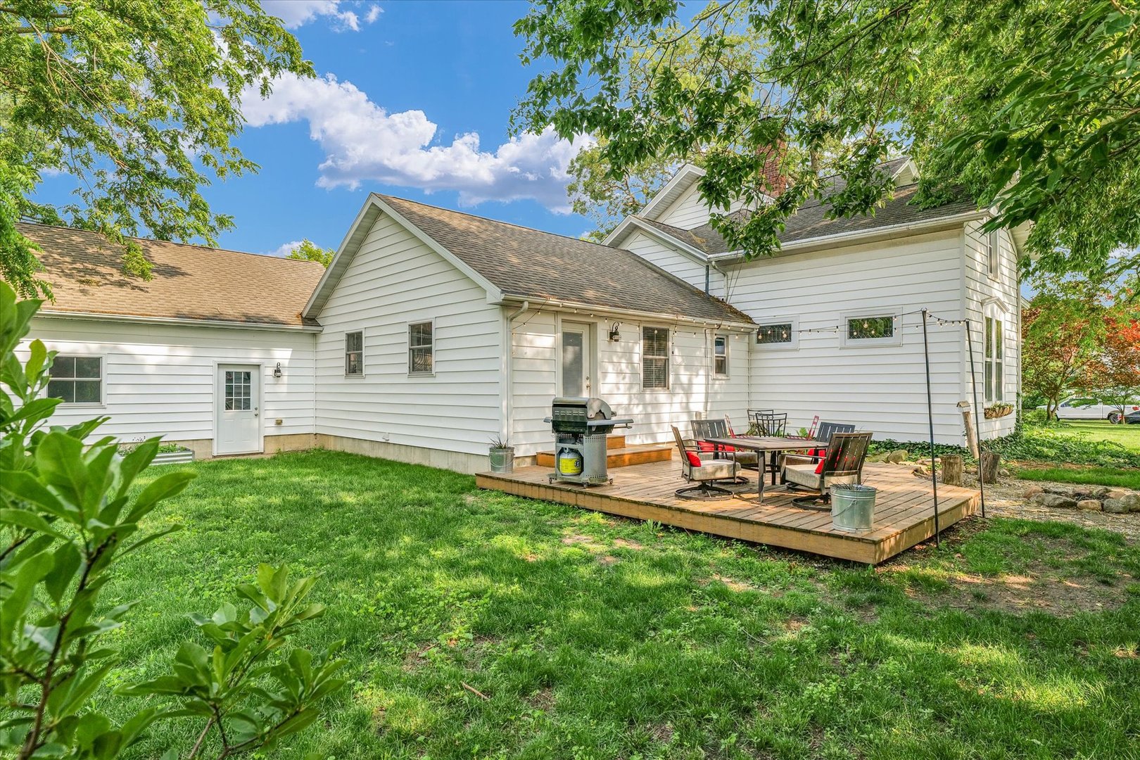 320 East Locust Street Watseka, IL 60970 - Photo 7 of 95