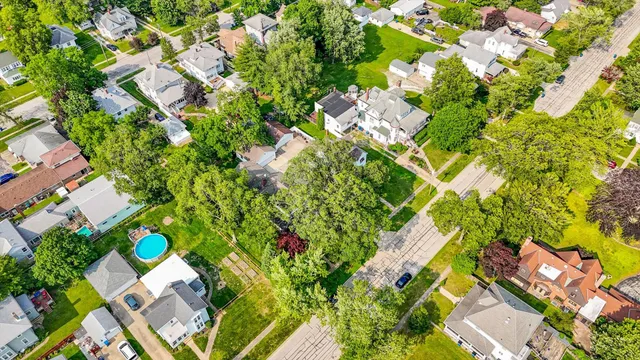 $274,900 | 320 East Locust Street, Watseka, IL 60970