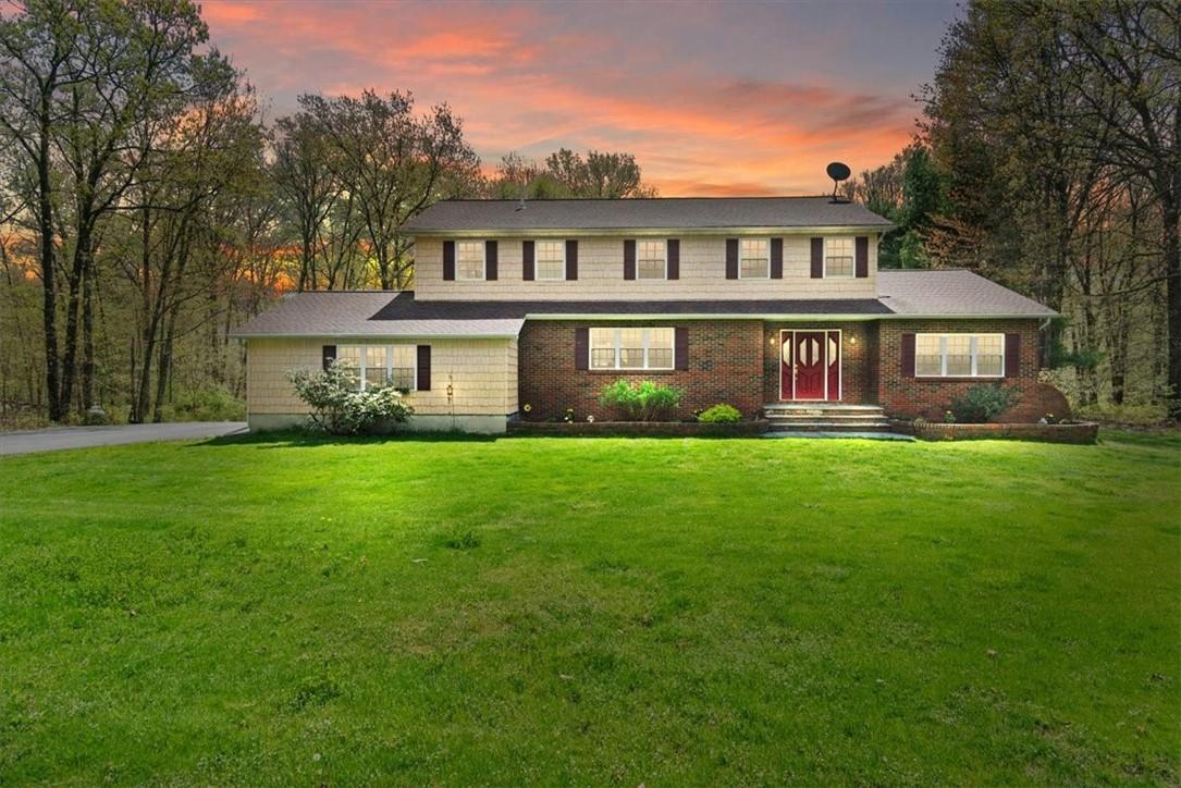 You'll never outgrow this handsome colonial! Welcome to 117 Pantelop Rd.