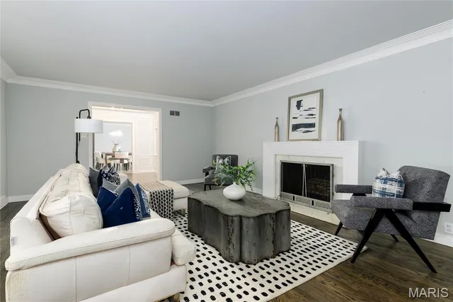 $1,499,999 | 18 Country Aire Drive, St. Louis, MO 63131