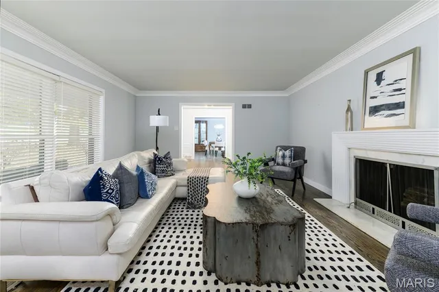 $1,499,999 | 18 Country Aire Drive, St. Louis, MO 63131