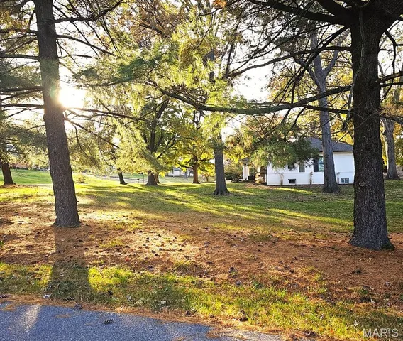 $1,499,999 | 18 Country Aire Drive, St. Louis, MO 63131