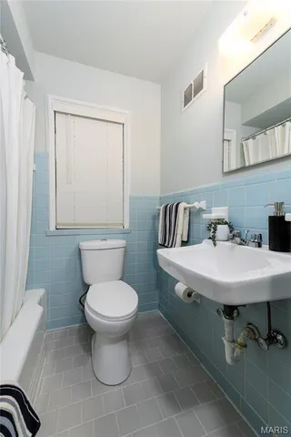 $1,499,999 | 18 Country Aire Drive, St. Louis, MO 63131