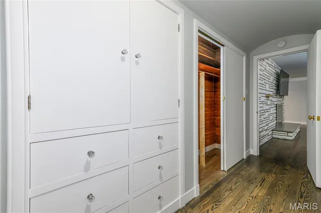 $1,499,999 | 18 Country Aire Drive, St. Louis, MO 63131