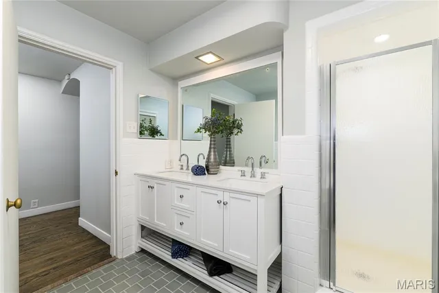 $1,499,999 | 18 Country Aire Drive, St. Louis, MO 63131