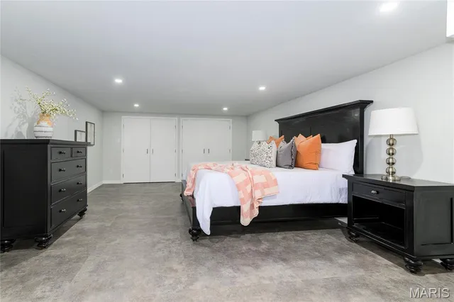 $1,499,999 | 18 Country Aire Drive, St. Louis, MO 63131