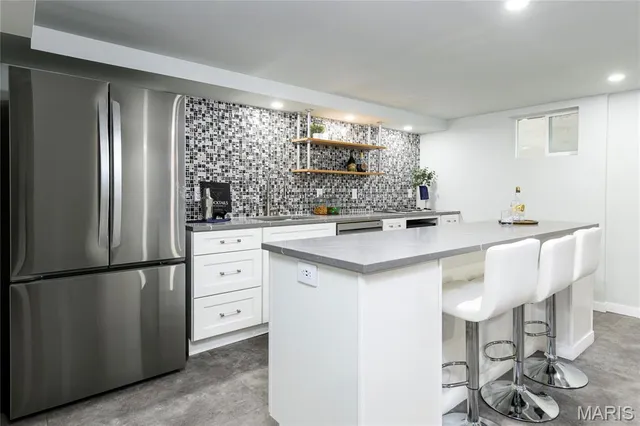 $1,499,999 | 18 Country Aire Drive, St. Louis, MO 63131