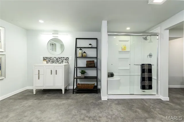 $1,499,999 | 18 Country Aire Drive, St. Louis, MO 63131