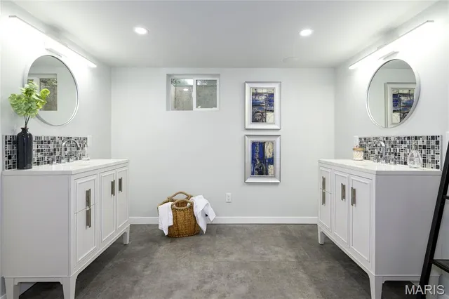 $1,499,999 | 18 Country Aire Drive, St. Louis, MO 63131