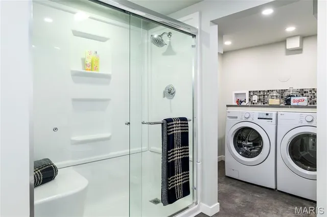 $1,499,999 | 18 Country Aire Drive, St. Louis, MO 63131