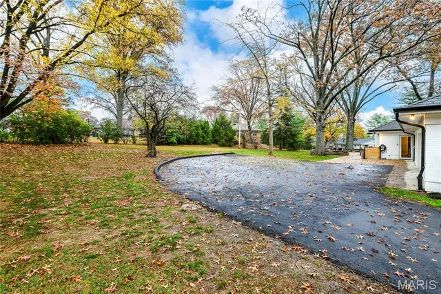 $1,499,999 | 18 Country Aire Drive, St. Louis, MO 63131