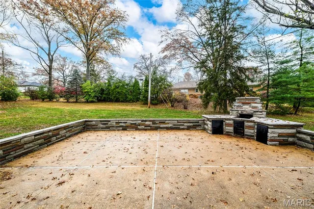 $1,499,999 | 18 Country Aire Drive, St. Louis, MO 63131