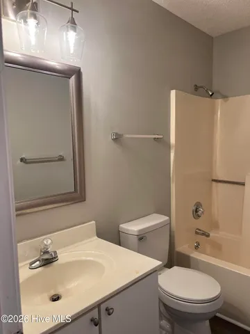 $1,300 | 222 Cape Point Lane, Unit B, Greenville, NC 27858