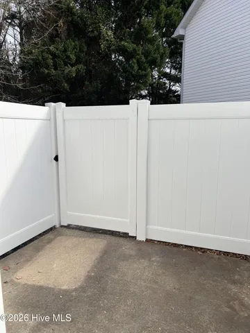 $1,300 | 222 Cape Point Lane, Unit B, Greenville, NC 27858