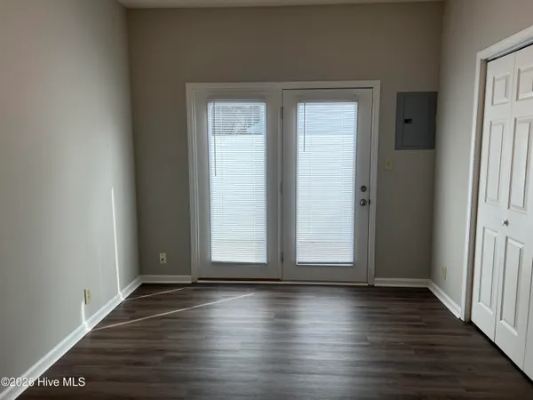 $1,275 | 222 Cape Point Lane, Unit B, Greenville, NC 27858