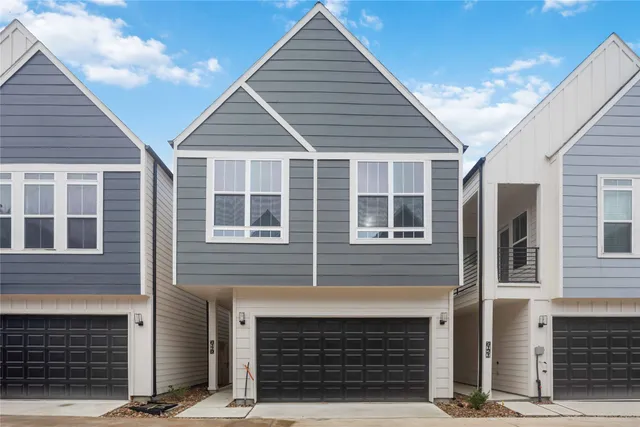 $2,400 | 6119 De Campo Street, Houston, TX 77091