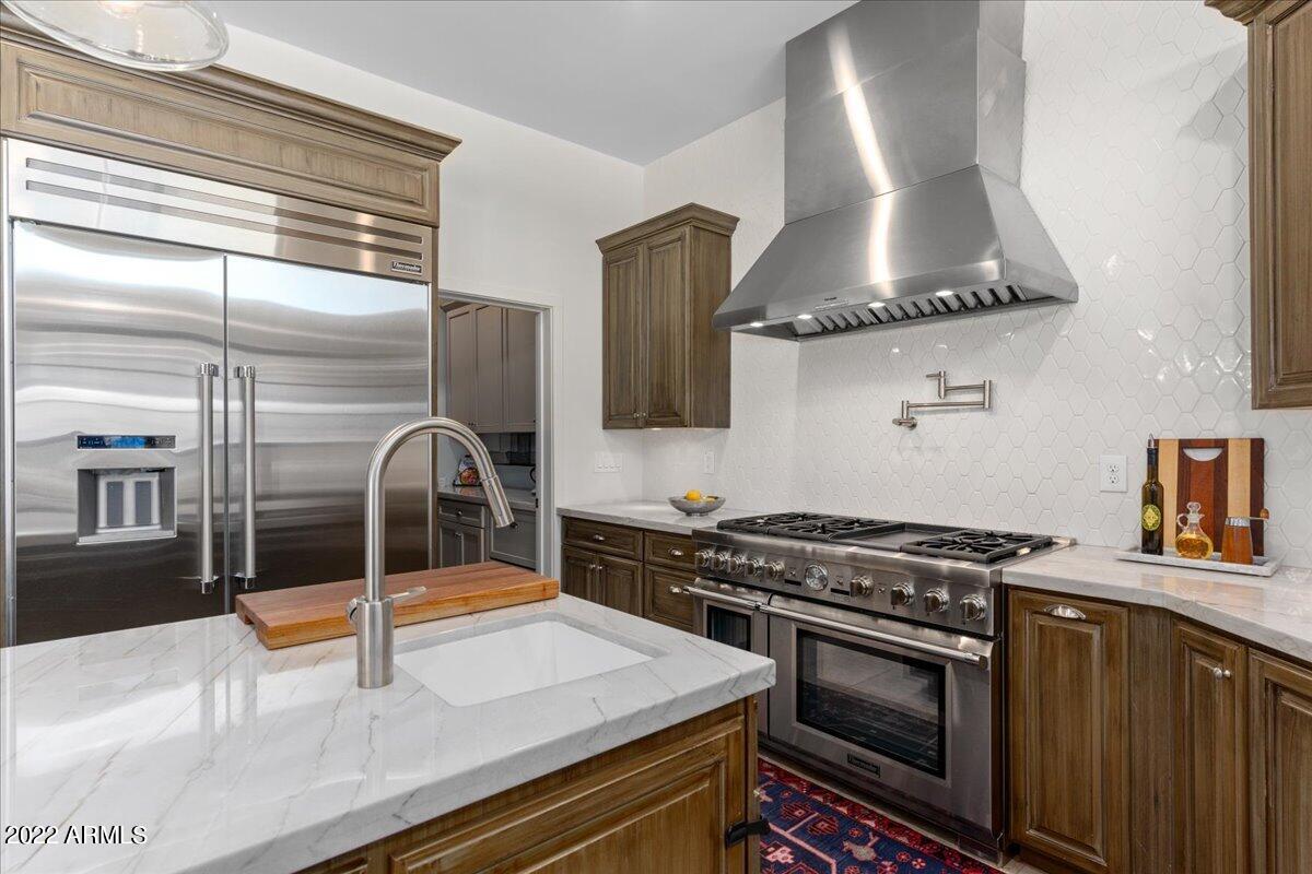 7281 East Royal Palm Road Scottsdale, AZ 85258 - Photo 13 of 63 Gas Stovetop