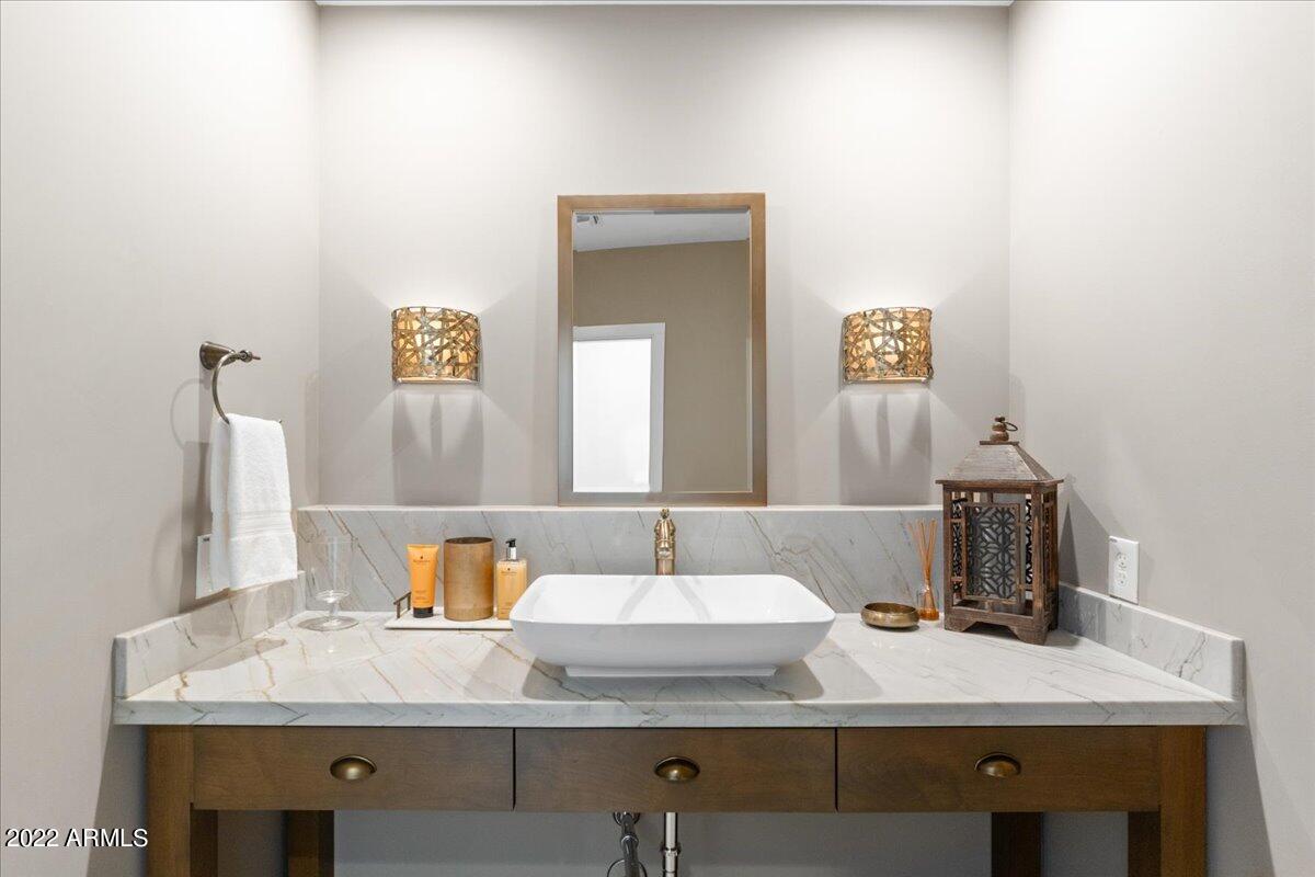 7281 East Royal Palm Road Scottsdale, AZ 85258 - Photo 19 of 63 Powder Room