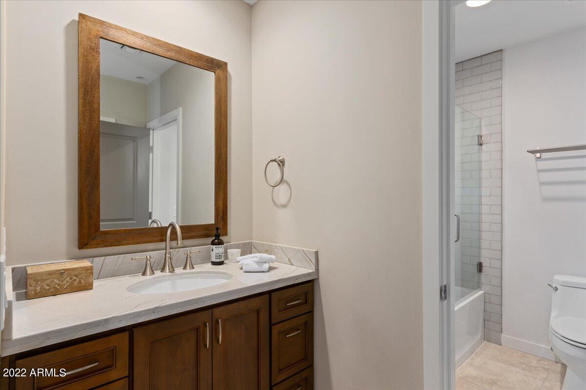 7281 East Royal Palm Road Scottsdale, AZ 85258 - Photo 42 of 63 Jack and Jill Bathroom 2