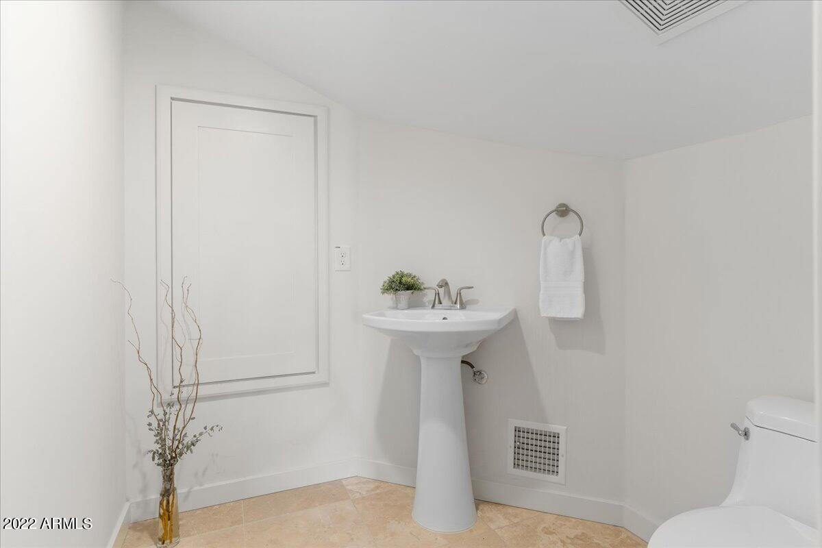 7281 East Royal Palm Road Scottsdale, AZ 85258 - Photo 46 of 63 Loft half bath