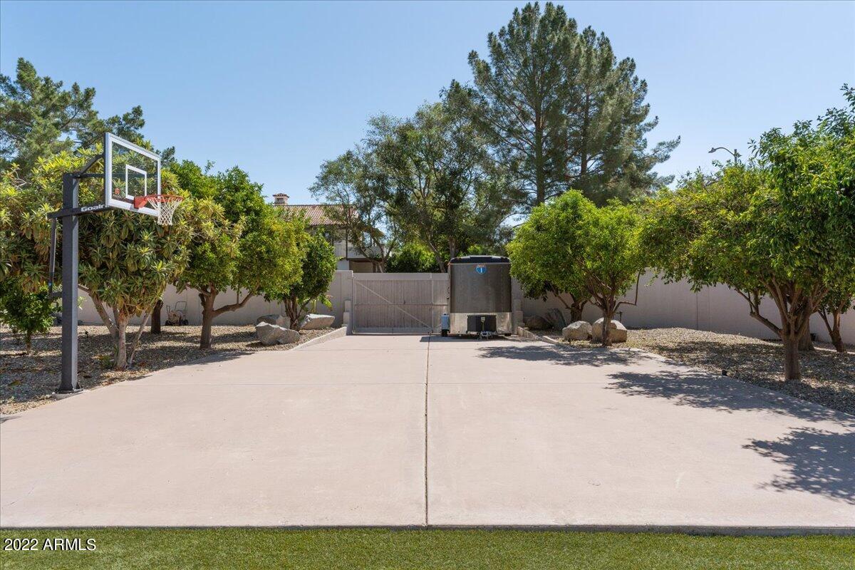 7281 East Royal Palm Road Scottsdale, AZ 85258 - Photo 55 of 63 Sport-Court