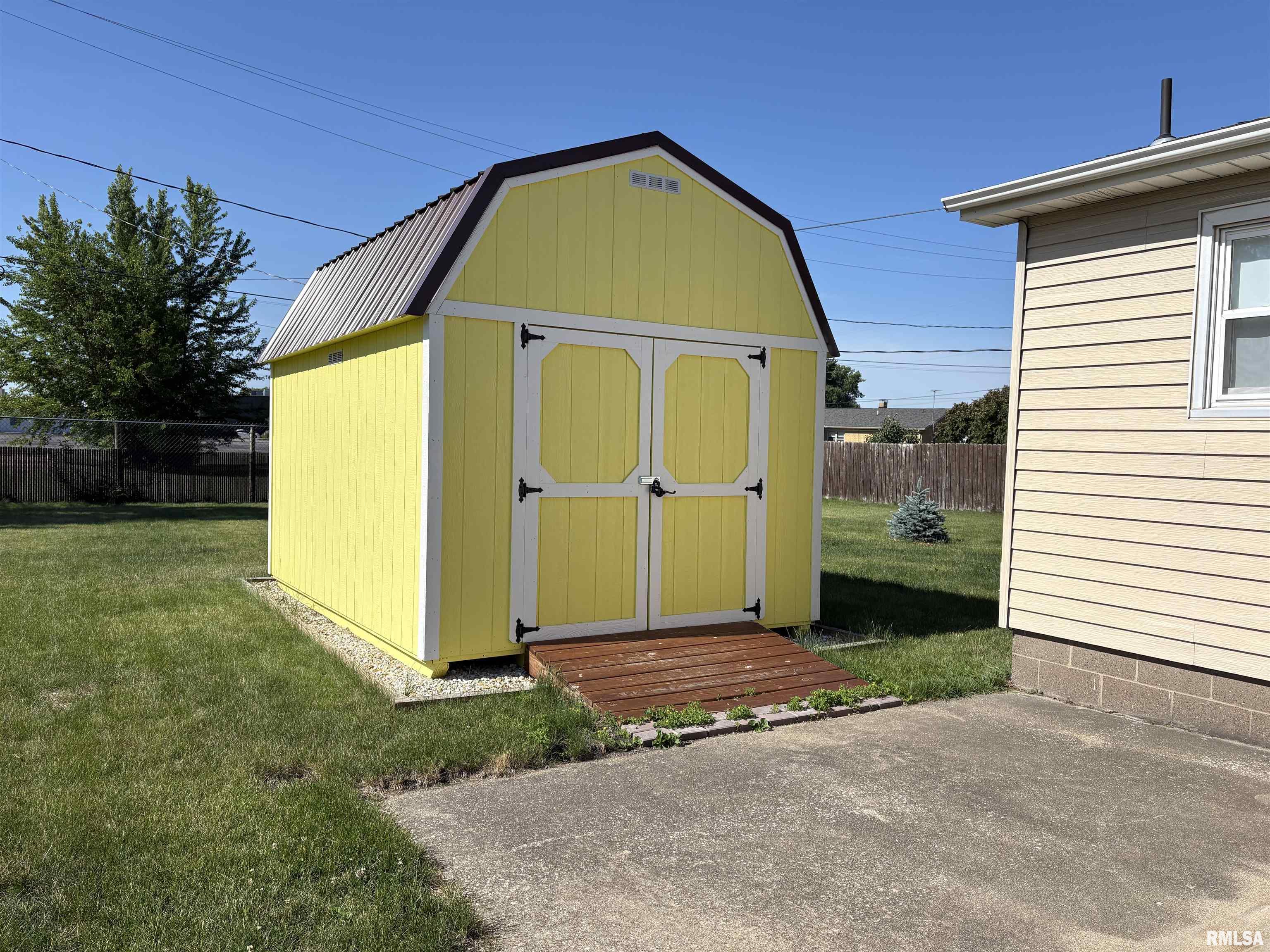 870 Park View Road Galesburg, IL 61401 - Photo 5 of 60