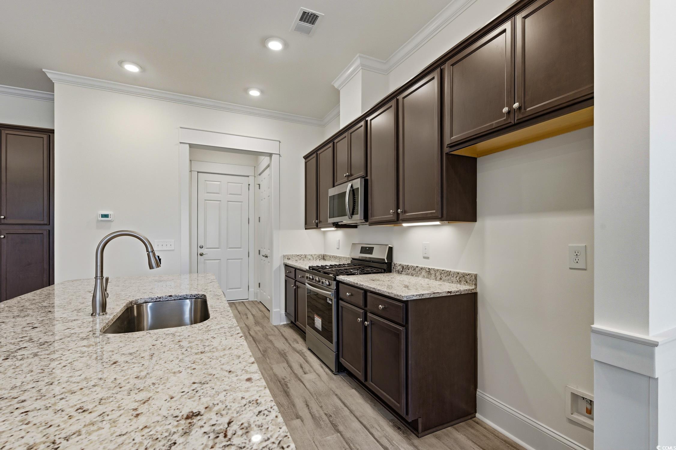 965 Hackler Street, Unit D Myrtle Beach, SC 29577 - Photo 9 of 40