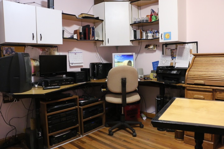 3442 Yale Bridge Road Rockton, IL 61072 - Photo 22 of 27 a kitchen with a appliances and cabinets