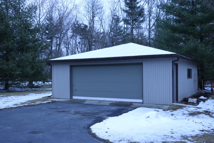 3442 Yale Bridge Road Rockton, IL 61072 - Photo 4 of 27 a backyard of a house