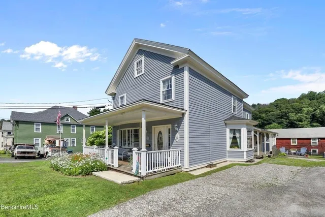 $2,000 | 125 Center Street, Unit 2, Lee, MA 01238