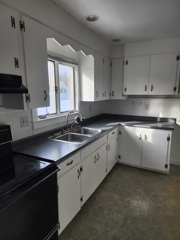 $2,000 | 125 Center Street, Unit 2, Lee, MA 01238
